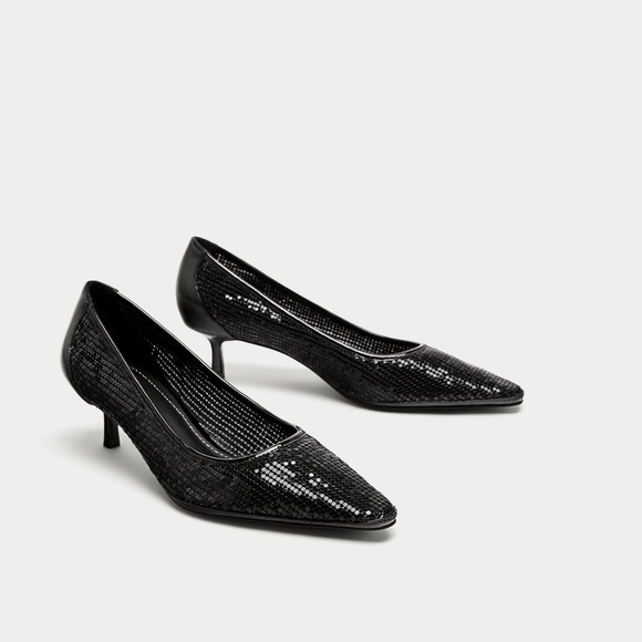low heel court shoes
